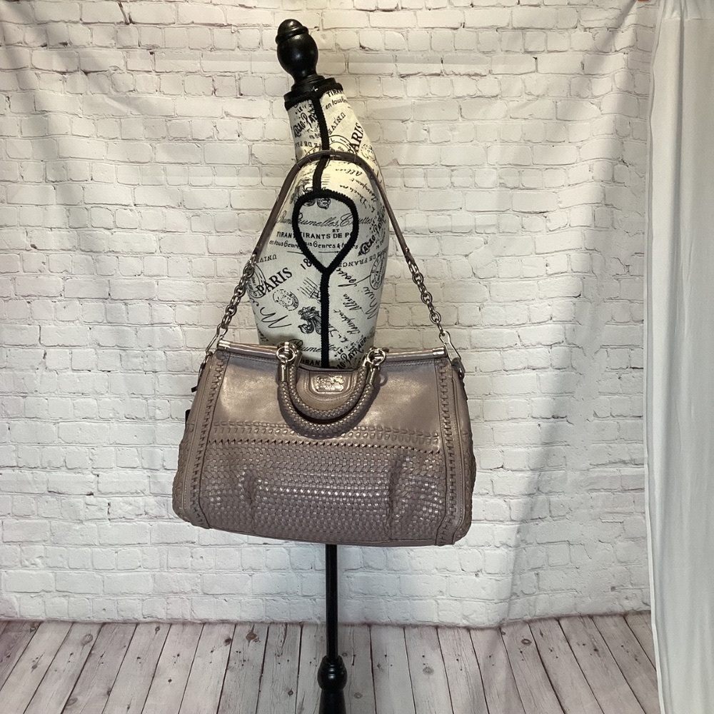 2043. Coach 19646 Madison Caroline Dowel Satchel EUC